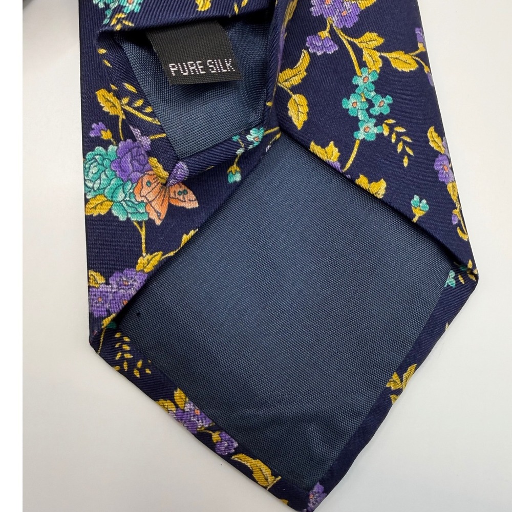 Hudson & Oates Silk Tie OS Navy Blue Floral Butterfly Botanical Vintage Preppy - Picture 6 of 7